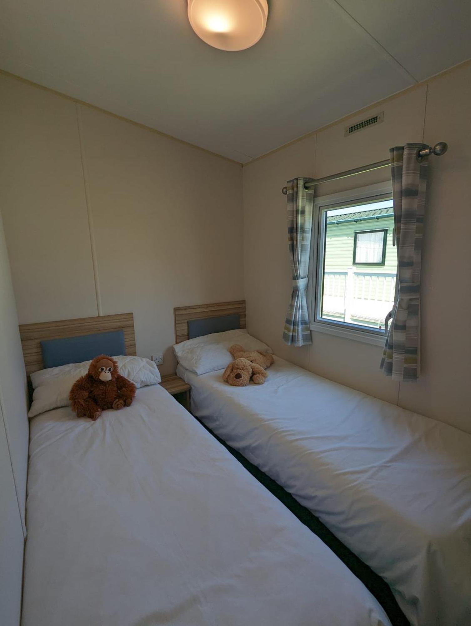 Lovely Bright Modern Caravan Swanage On Peaceful And Tranquil Holiday Park Ngoại thất bức ảnh