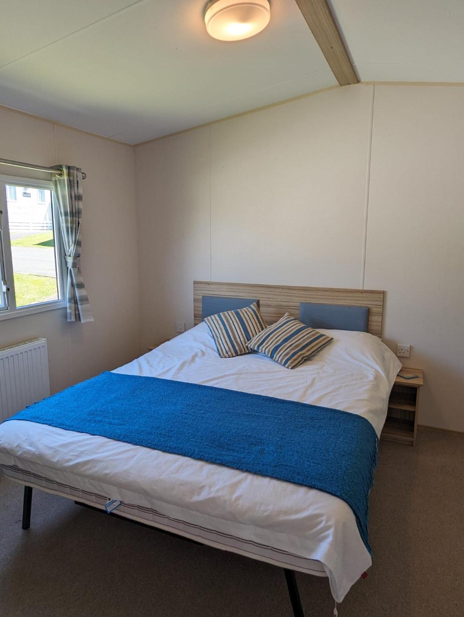 Lovely Bright Modern Caravan Swanage On Peaceful And Tranquil Holiday Park Ngoại thất bức ảnh