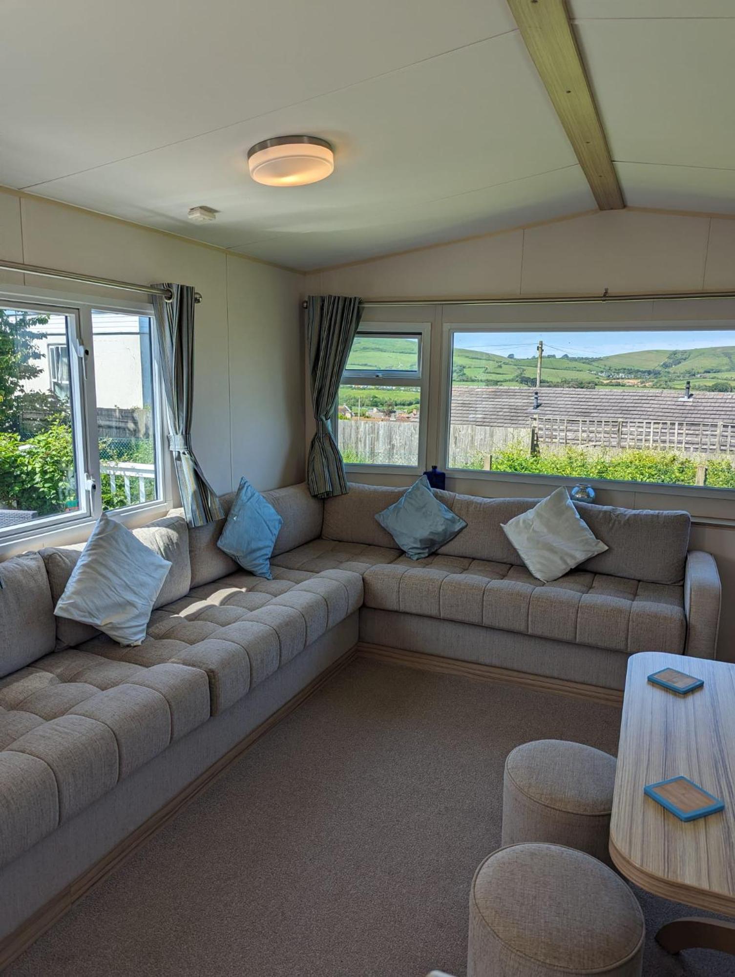 Lovely Bright Modern Caravan Swanage On Peaceful And Tranquil Holiday Park Ngoại thất bức ảnh