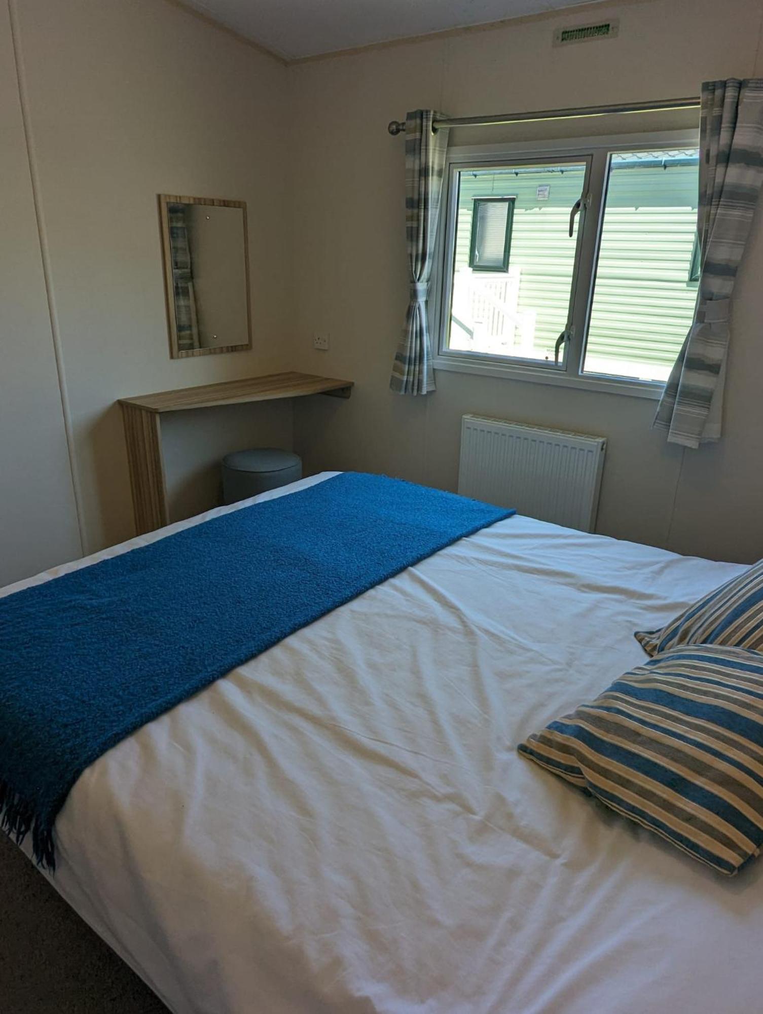 Lovely Bright Modern Caravan Swanage On Peaceful And Tranquil Holiday Park Ngoại thất bức ảnh