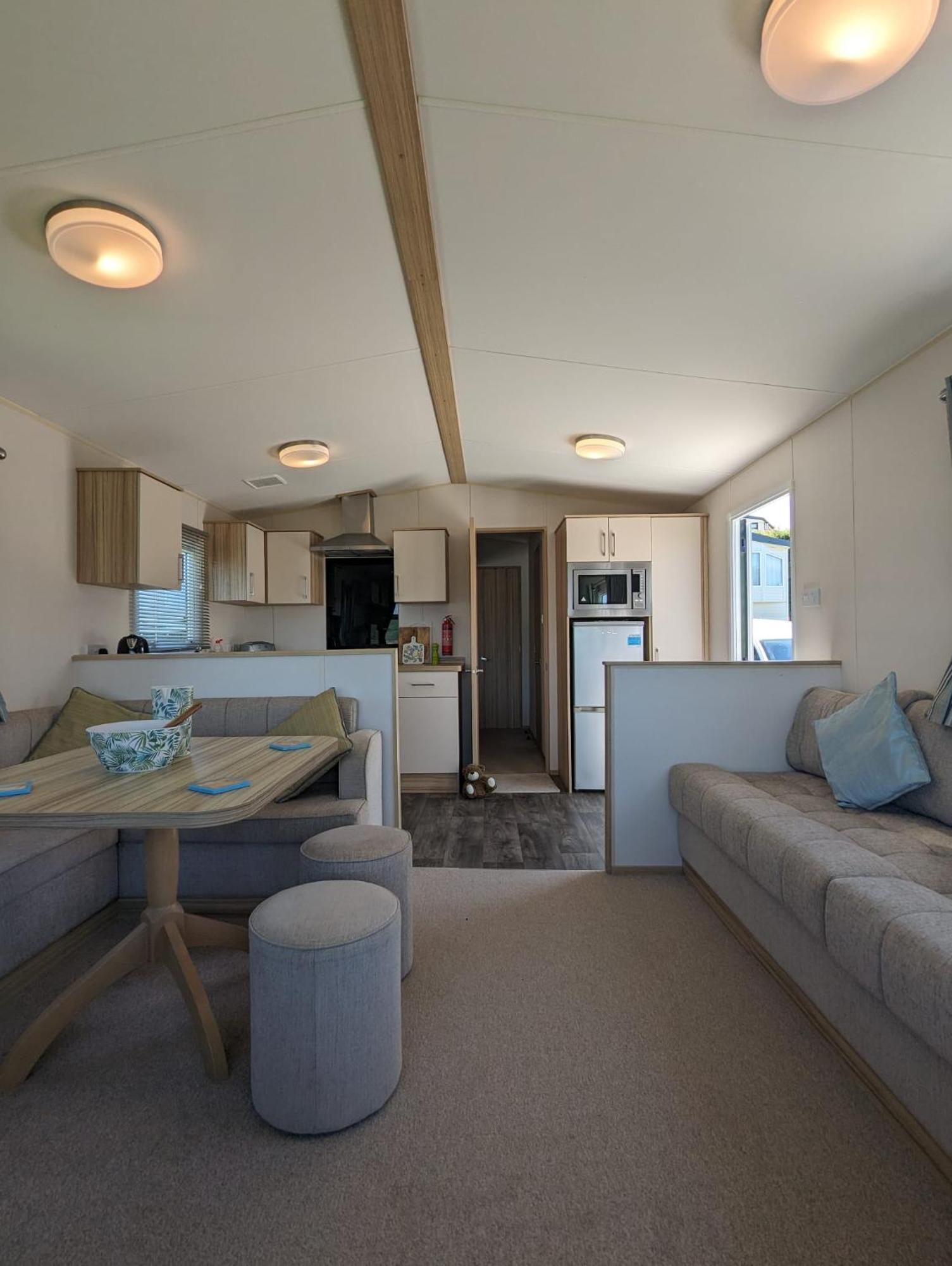 Lovely Bright Modern Caravan Swanage On Peaceful And Tranquil Holiday Park Ngoại thất bức ảnh