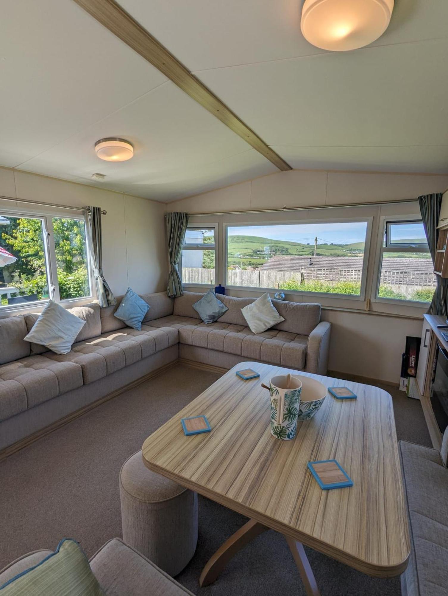 Lovely Bright Modern Caravan Swanage On Peaceful And Tranquil Holiday Park Ngoại thất bức ảnh